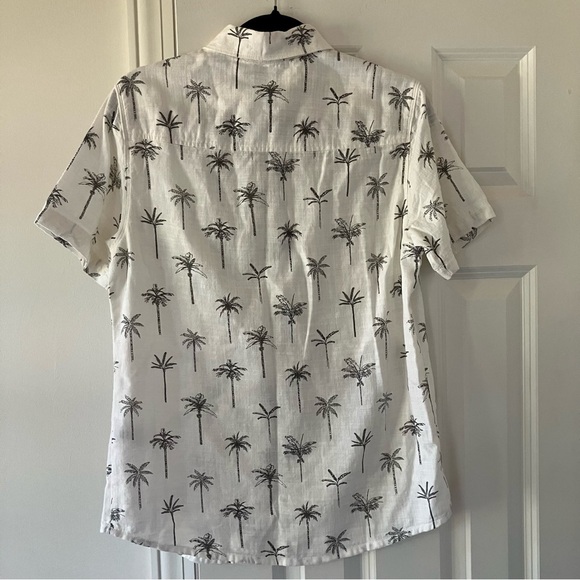 NWT Men’s 100% Cotton Palm Tree Print Short Sleeve Collared Button Shirt (Small) - Picture 2 of 8